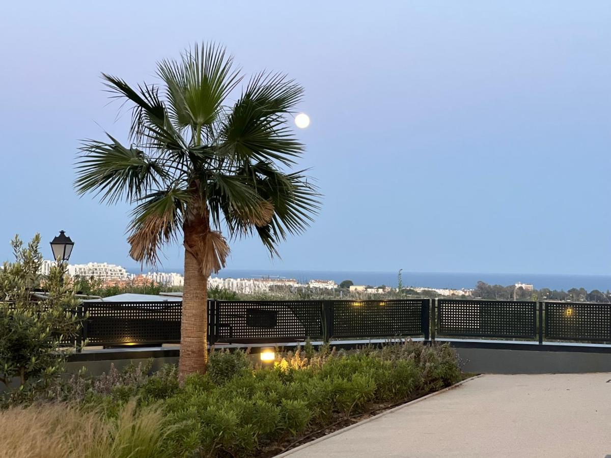 The Golden Oasis Penthouse Apartment Estepona Bagian luar foto